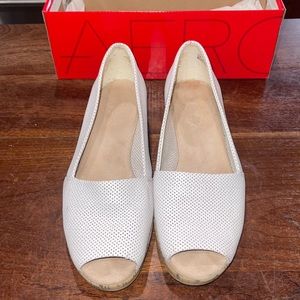 Aerosoles White Leather Peep Toe Shoes Sz 9